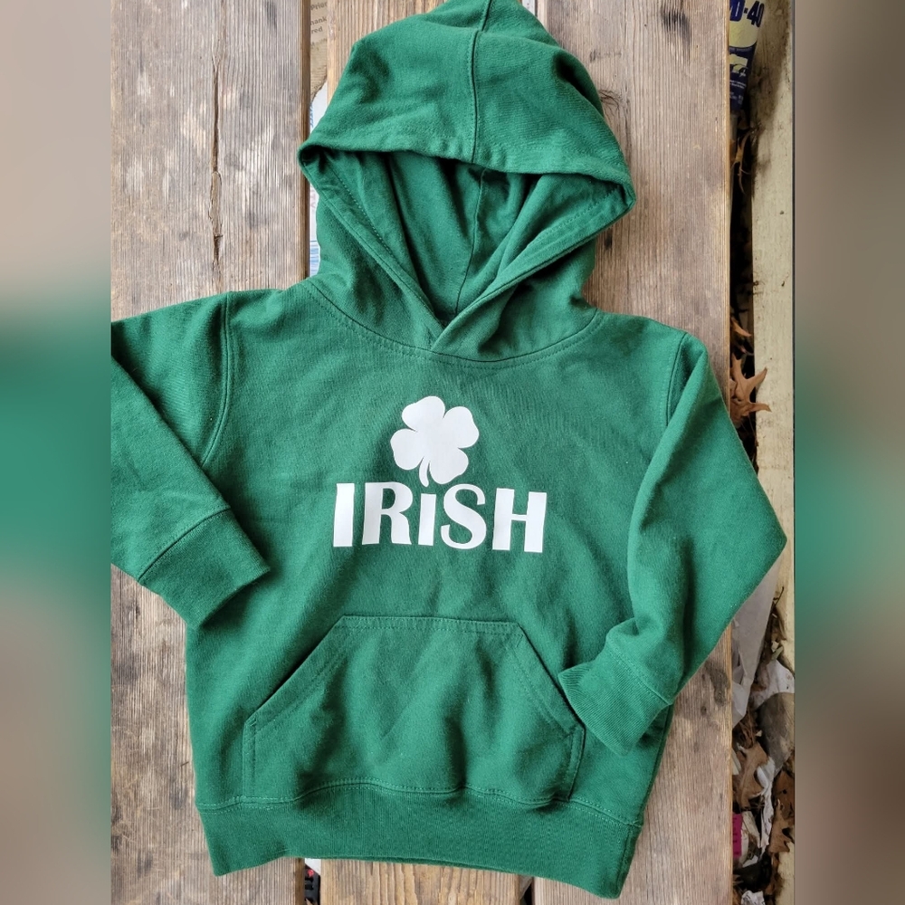 MONAG SZ 2 VGUC GREEN 💚IRISH shamrock print thick pullover sweatshirt w/ hood